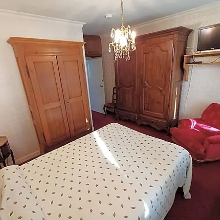 Le Commerce Hotel