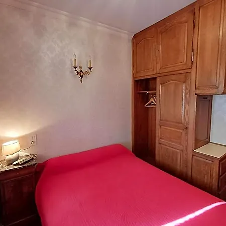 Le Commerce Hotel *