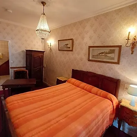 Le Commerce Hotel *