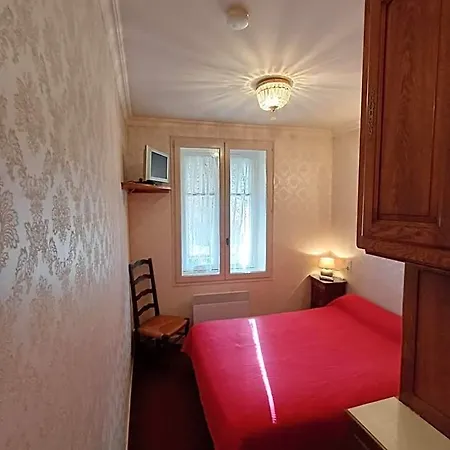 Le Commerce Hotel *
